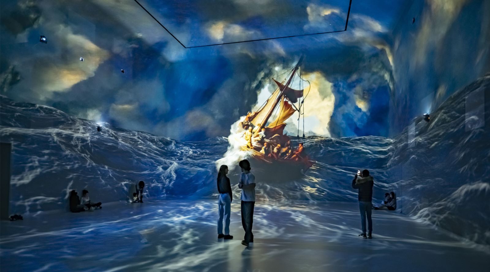 Panasonic projectors help frameless - The UK's largest immersive attraction